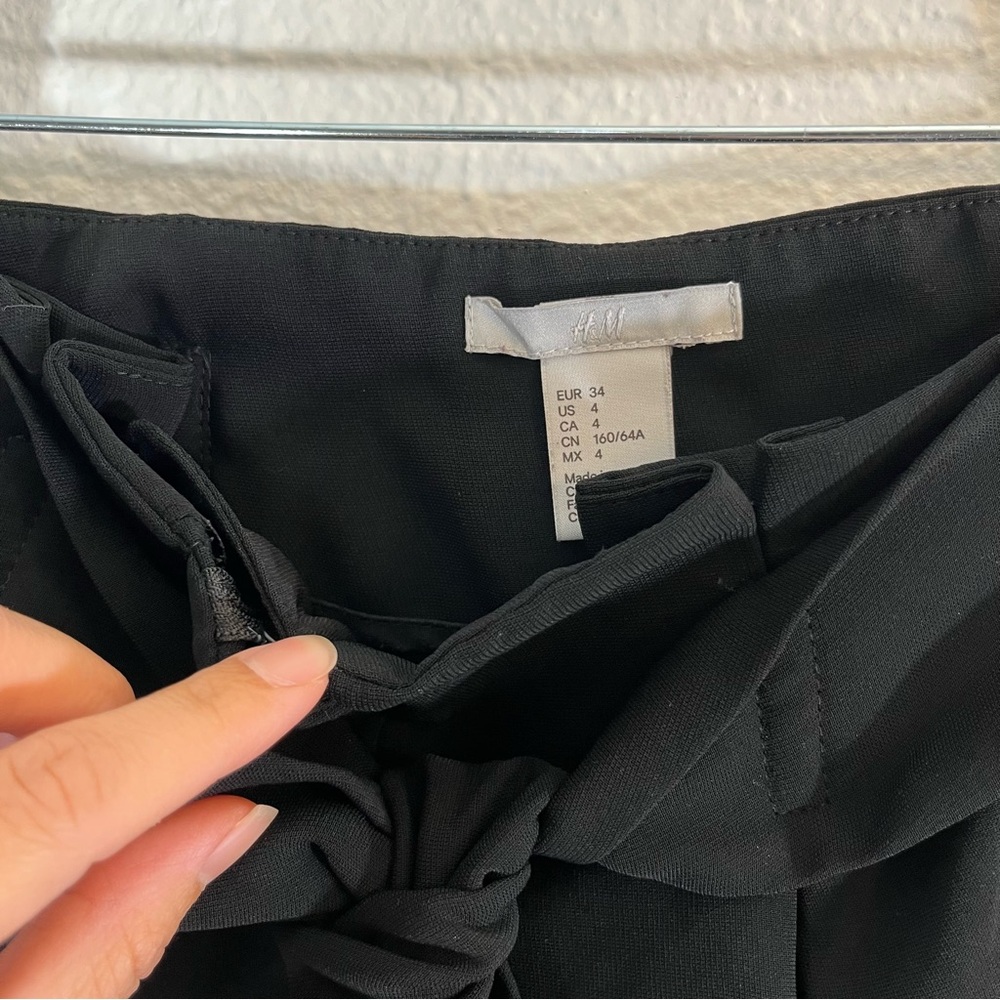 Hnm Size 4 Black High Rise Shorts With Tie Around Waist Gently Worn - Picture 3 of 8